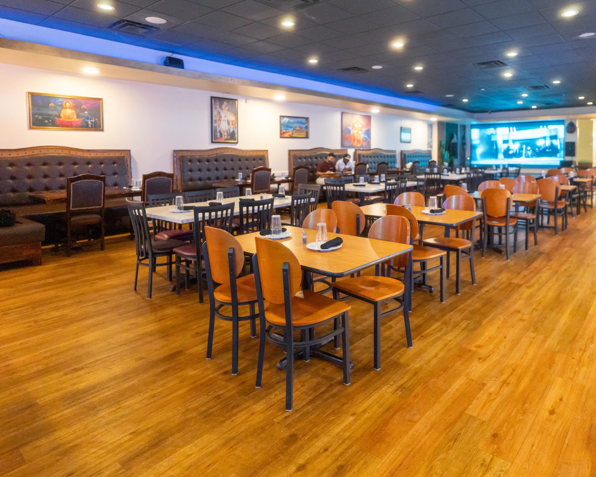 Tables in East Riverside