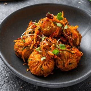 Veg Sadheko Momo